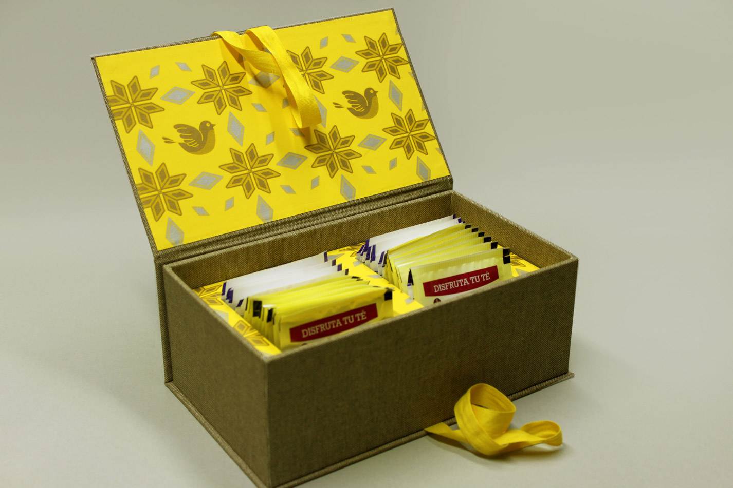 Caja para sobre de Té en papel Palomas amarillo